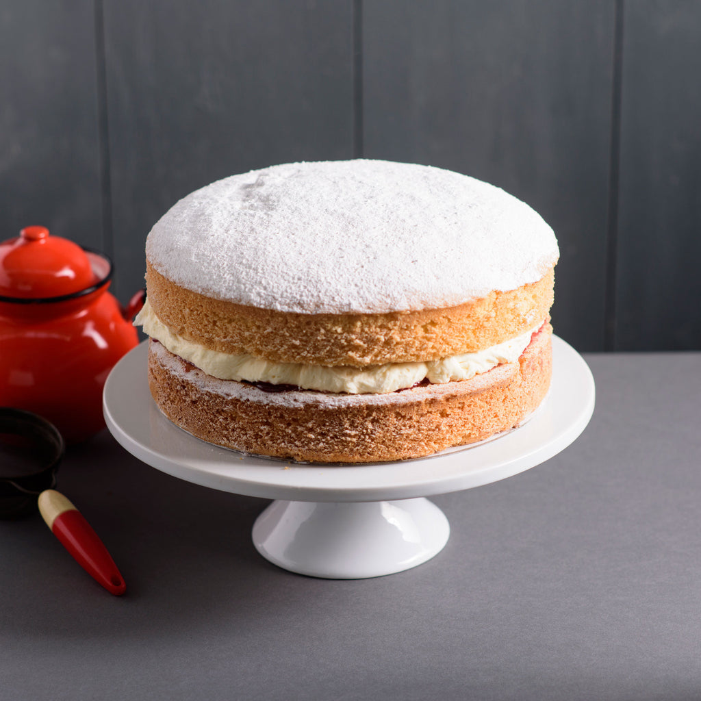 Victoria Sponge with Raspberry Jam and Vanilla Buttercream